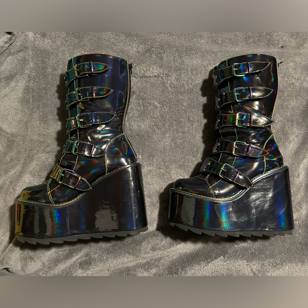 YRU Dune Mushroom Holographic Platform Boots Size 9